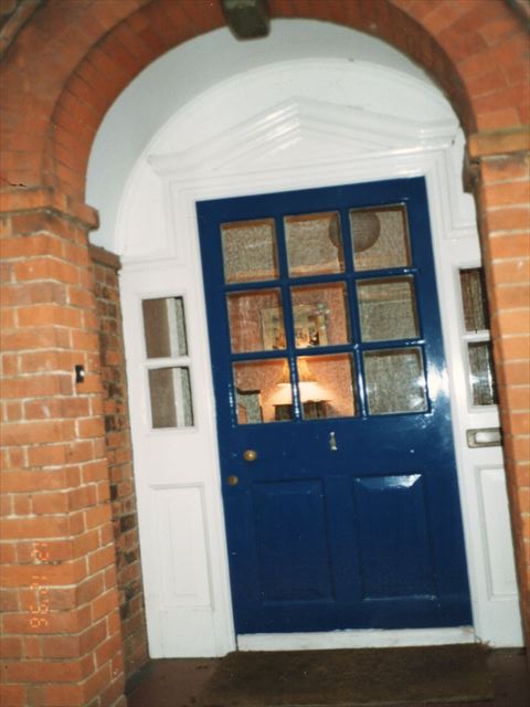 イギリス留学先での神父様宅ドア